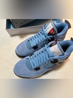 New Air Jordan 4 Retro University Blue Men’s size 11